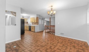 19 W682 Army Trail Blvd, Addison, IL 60101