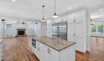 8905 HEMPSTEAD Ave, Bethesda, MD 20817