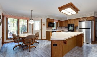 200 GREENTREE Cir, Aurora, OH 44202