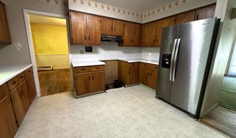 142 Pine Cir, Bennington, VT 05201