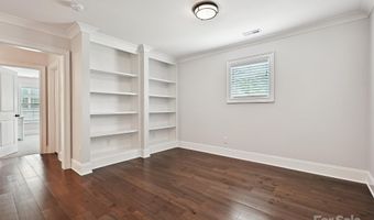 7009 Providence Ln W, Charlotte, NC 28226