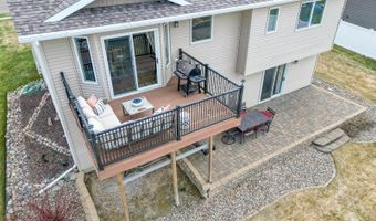 502 Granite Dr, Bismarck, ND 58503