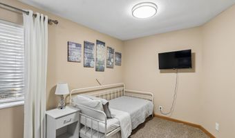 5414 Schubert St, Ames, IA 50014