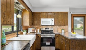 8296 144th St W, Apple Valley, MN 55124