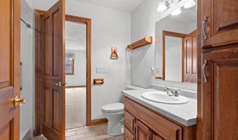 321 E APPLE CREEK Rd, Appleton, WI 54913