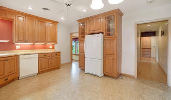 607 Parriott St, Aplington, IA 50604