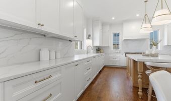 7705 HOLIDAY Ter, Bethesda, MD 20817