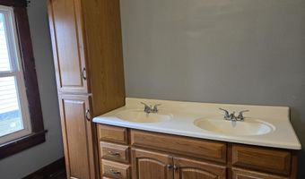 909 W 4th St, Bicknell, IN 47512