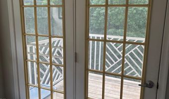 5924 FOUNDERS HILL Dr 302, Alexandria, VA 22310