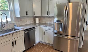 29 TACOMA St, Cranston, RI 02920