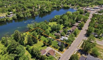 338 N Main St, Amherst, WI 54406