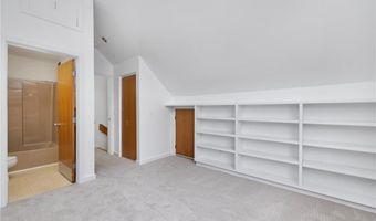 421 Bellevue Ave 2A, Newport, RI 02840