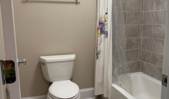 7702 TRAMMELL Rd, Annandale, VA 22003