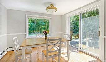 111 Juniper Dr, North Kingstown, RI 02852
