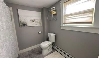 68 Park St, Belfast, ME 04915