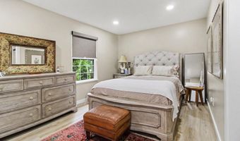 592 S 7th St, Ann Arbor, MI 48103
