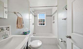 26 S OLD GLEBE Rd 203-B, Arlington, VA 22204