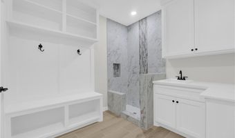 1027 Broken Arrow Dr, Alamo, TX 78516