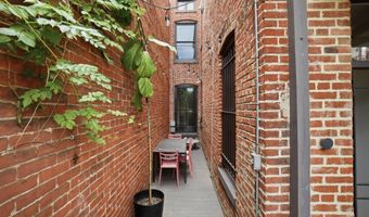 210 8TH St SE, Washington, DC 20003
