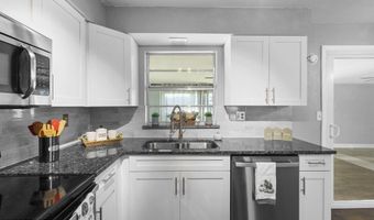 1617 Paradise Ln, Astor, FL 32102