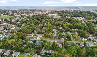 50 Towne St, Amityville, NY 11701