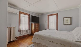 24 Thurston Ave, Newport, RI 02840