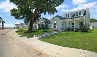 121 Grande View Dr, Biloxi, MS 39531