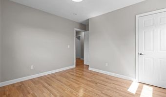 19 Irondale St, Warwick, RI 02886