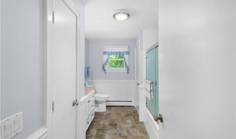 82 Hope Rd, Cranston, RI 02921