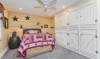 216 Main St, Middletown, NJ 07748