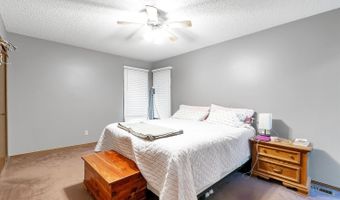 4650 Farmstead Ct, Bel Aire, KS 67220