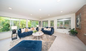 1365 Chalmers Dr, Ann Arbor, MI 48104