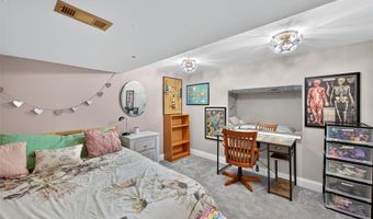 124 Vlasis Dr, Ballwin, MO 63011