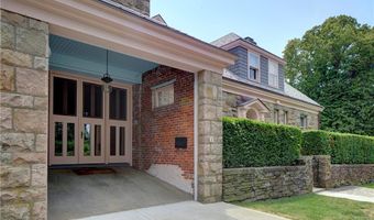 3 Hazard Ave, Newport, RI 02840