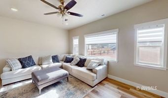 1015 E Canyon Dr, Big Water, UT 84741