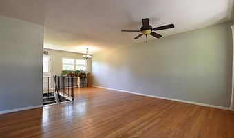 5800 Crossmont Dr, Affton, MO 63123