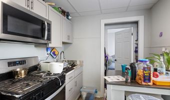81 Main St, Raymond, NH 03077