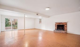 8928 CHELTONHAM Pl, Annandale, VA 22003