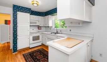 2859 Renfrew St, Ann Arbor, MI 48105