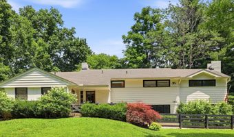 1007 Evergreen Rd, Anchorage, KY 40223
