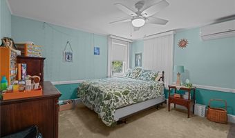 112 County Rd, Barrington, RI 02806