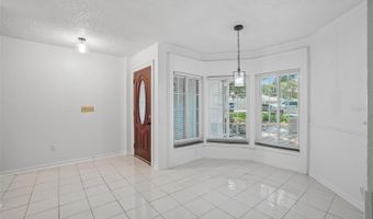 222 LAKEVIEW Dr, Auburndale, FL 33823