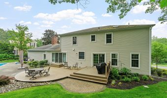 17 Greyledge Dr, Albany, NY 12211