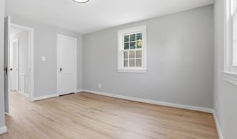 934 N LONGFELLOW St, Arlington, VA 22205