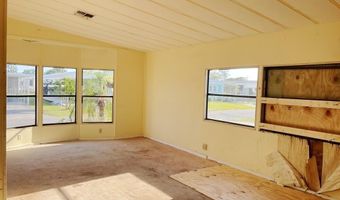 512 Puffin Dr, Barefoot Bay, FL 32976