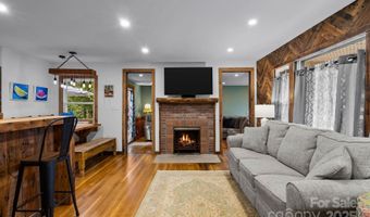 200 Aurora Dr, Asheville, NC 28805