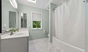 14 STONEBRIDGE Dr, Hockessin, DE 19707