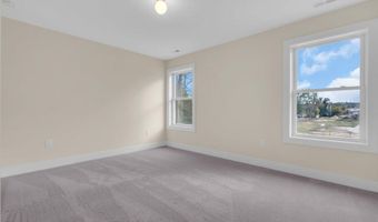 2 Potters Ct, Bayville, NJ 08721