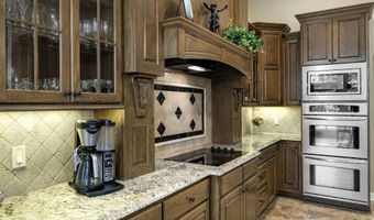 5 Utrera Ln, Hot Springs Village, AR 71909