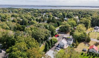 318 N Shore Rd, Beesleys Point, NJ 08223